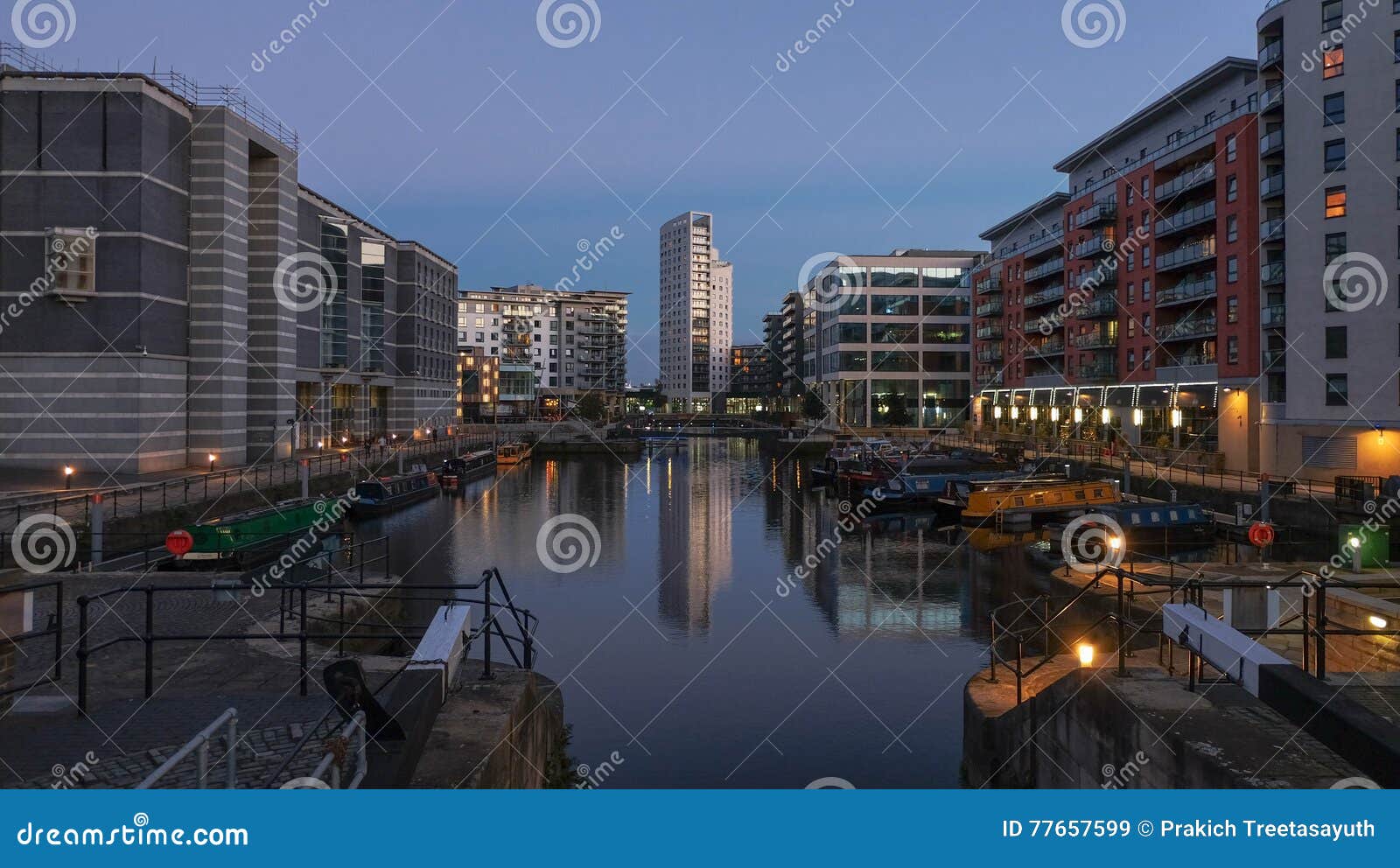 Clarence Dock, Leeds stock image. Image of night, barge 77657599