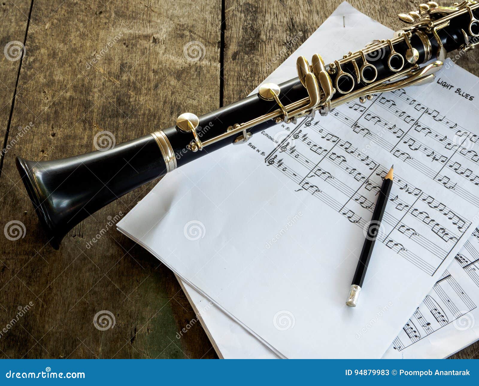 Clarinete Y Hoja De La Música En Fondo De Madera Imagen de archivo - Imagen de fondo, componga: 94879983 Clarinete Y Hoja De La Música En Fondo De Madera Imagen de archivo - Imagen de fondo, componga: 94879983