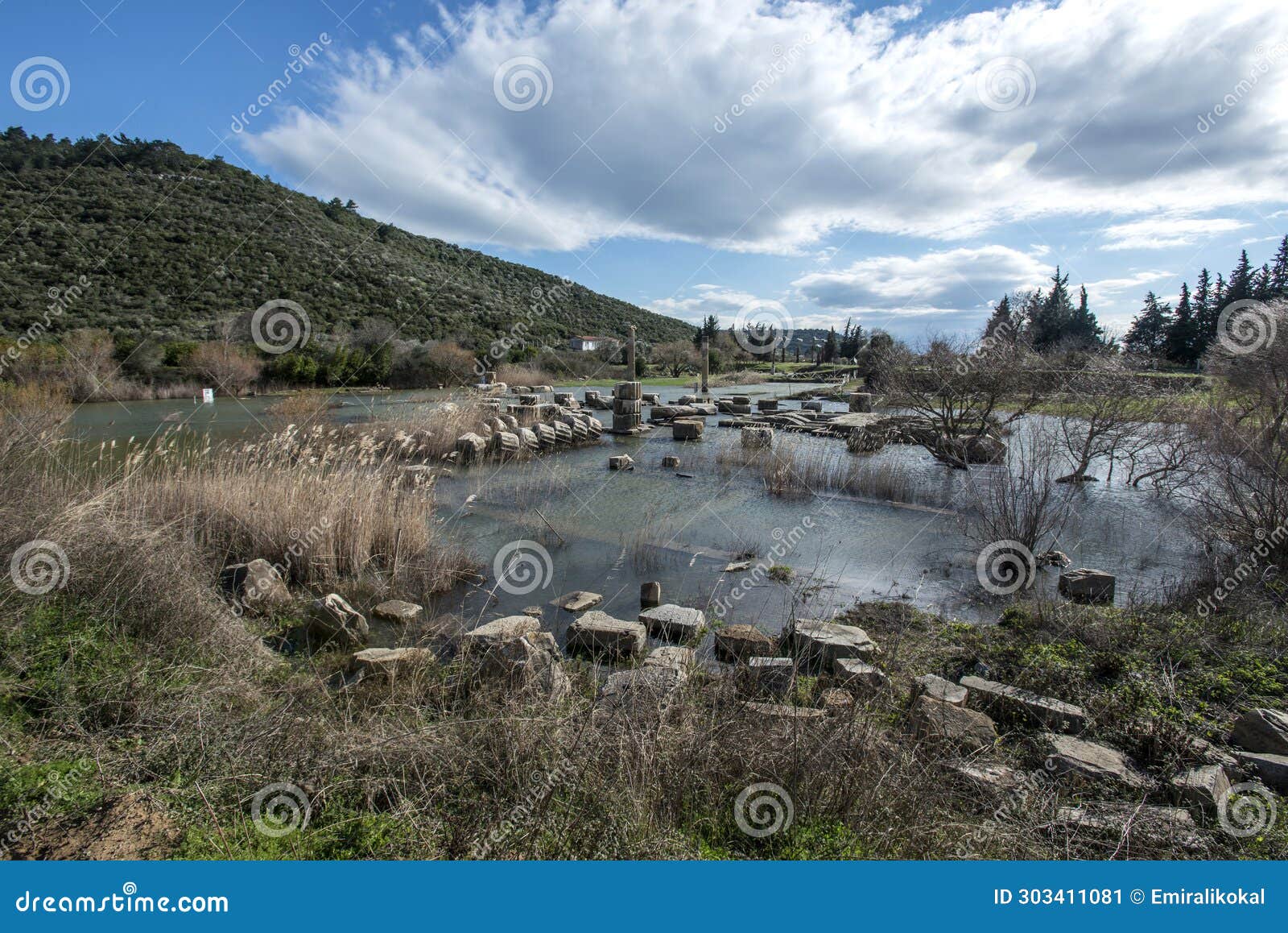 claros was an ancient greek sanctuary on the coast of ionia.