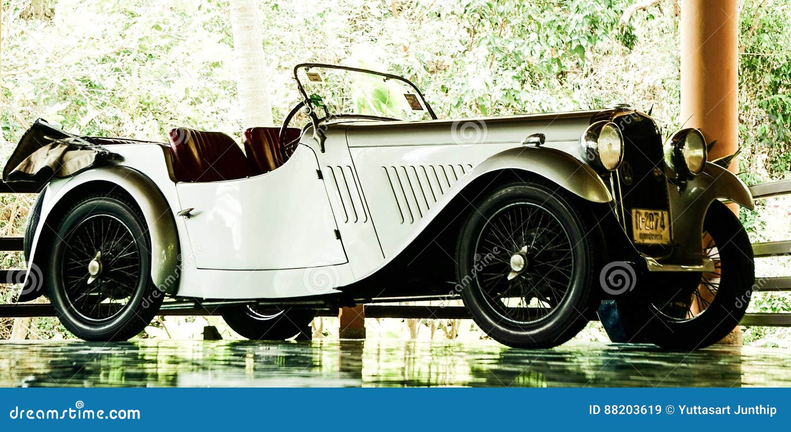 Classic car editorial stock image. Image of detail, icon - 88203619