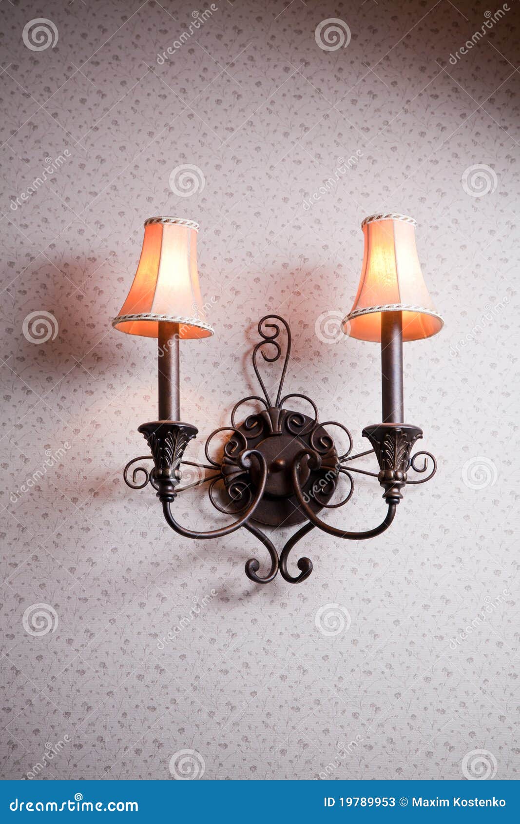 Classic wall lamp stock image. Image of elegant, lantern 19789953