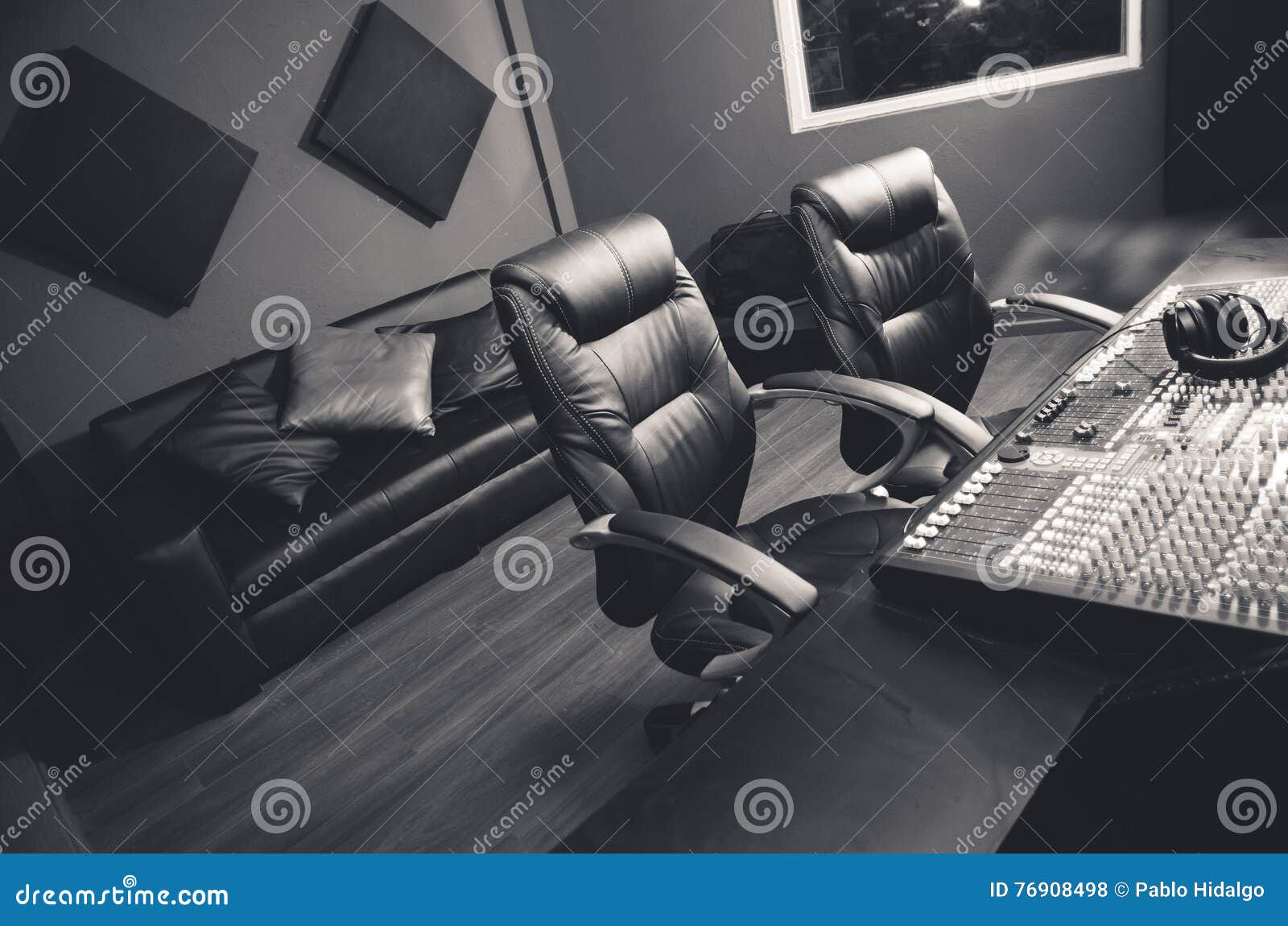 Classy Professional Recording Studio Setup Large Desk With Mixing