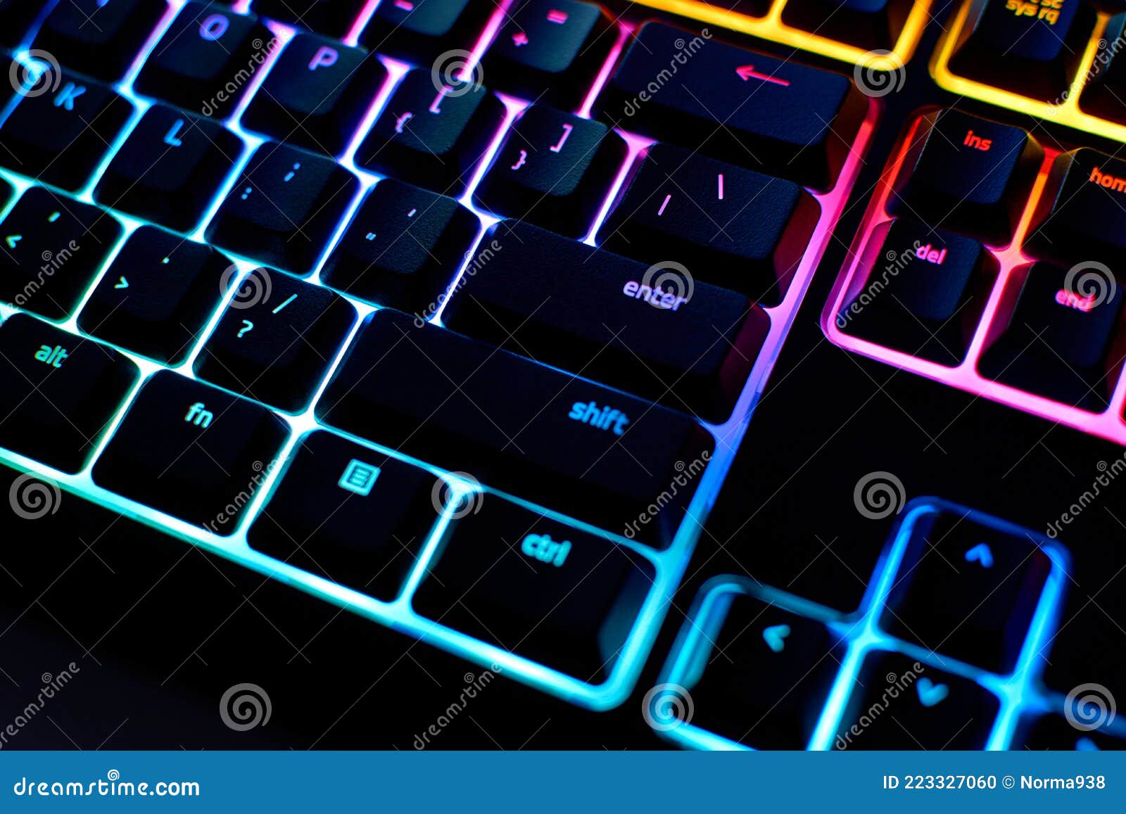 Clavier rétroéclairé close up. Touches noires avec caractères lumineux  Photo Stock - Alamy