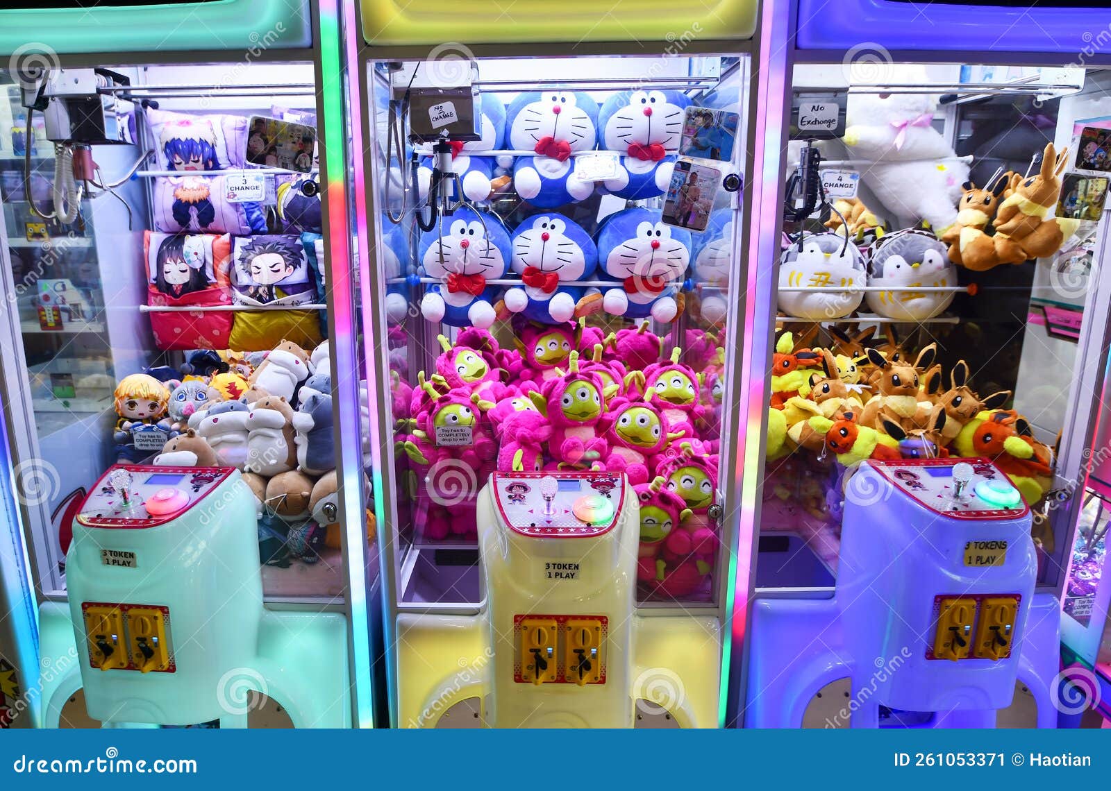 claw machines with anime prizes