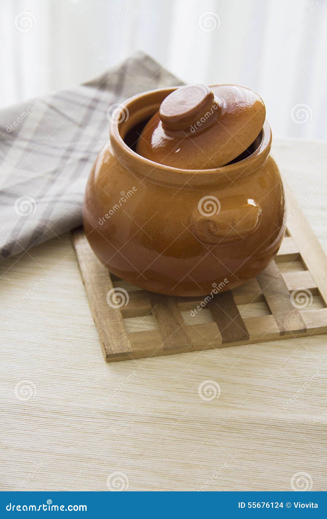 Clay pot for stew stock photo. Image of cookery, restaurant 55676124