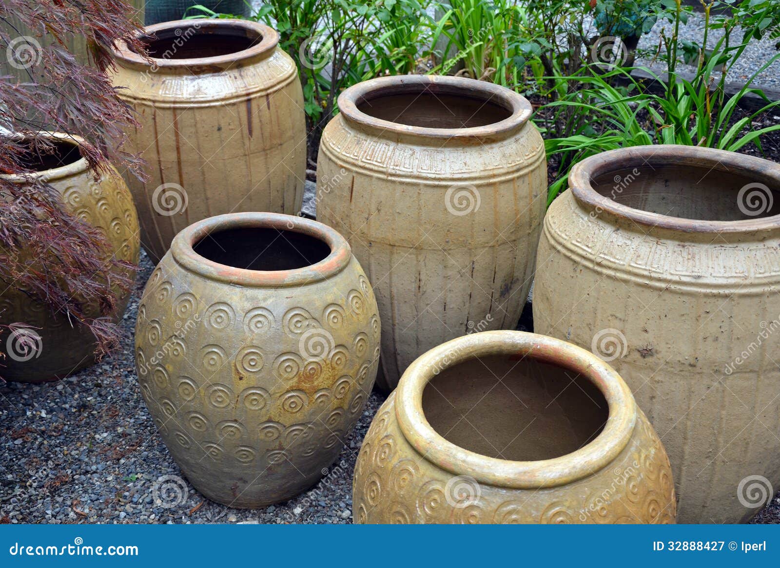 Clay pots in garden shop stock image. Image of pottery 32888427