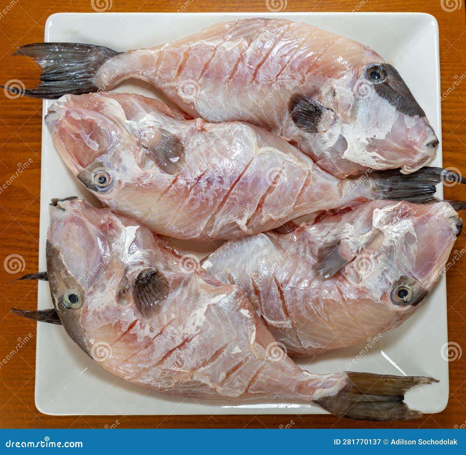 clean and seasoned peroÃ¡ fish (balistes capriscus) .