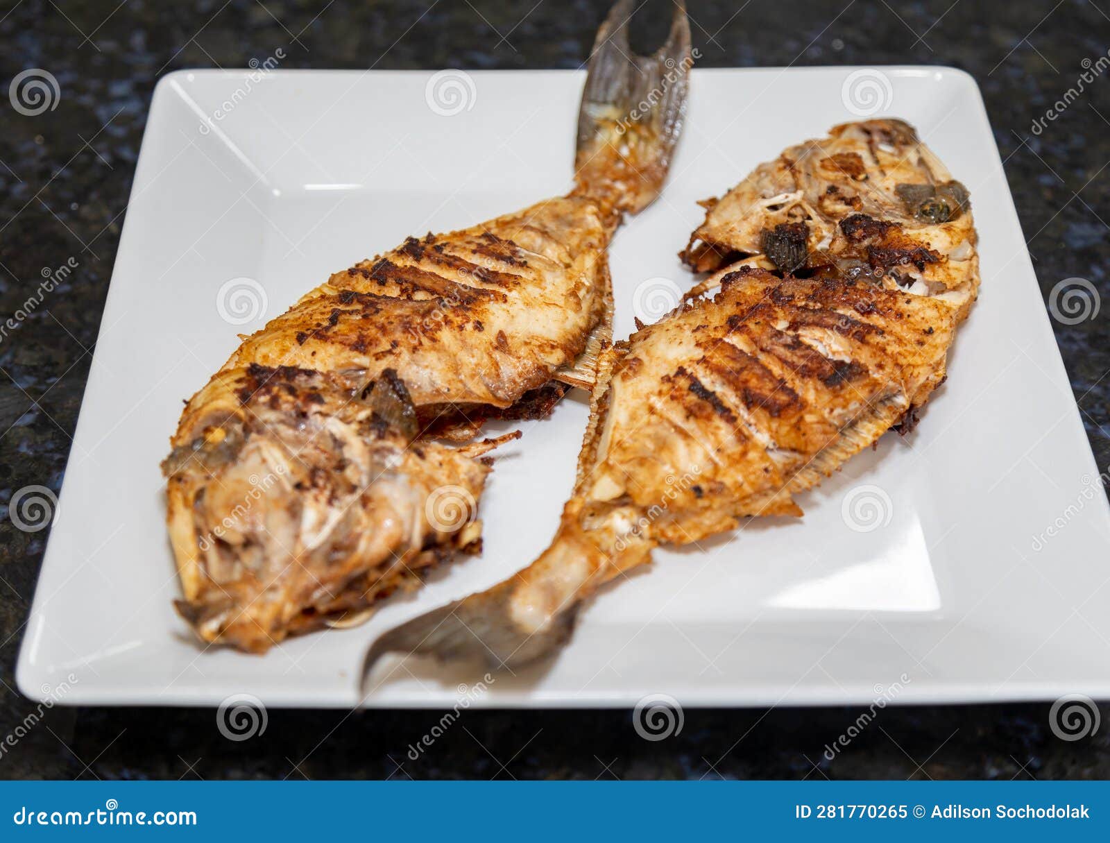 clean and seasoned peroÃ¡ fish (balistes capriscus) .