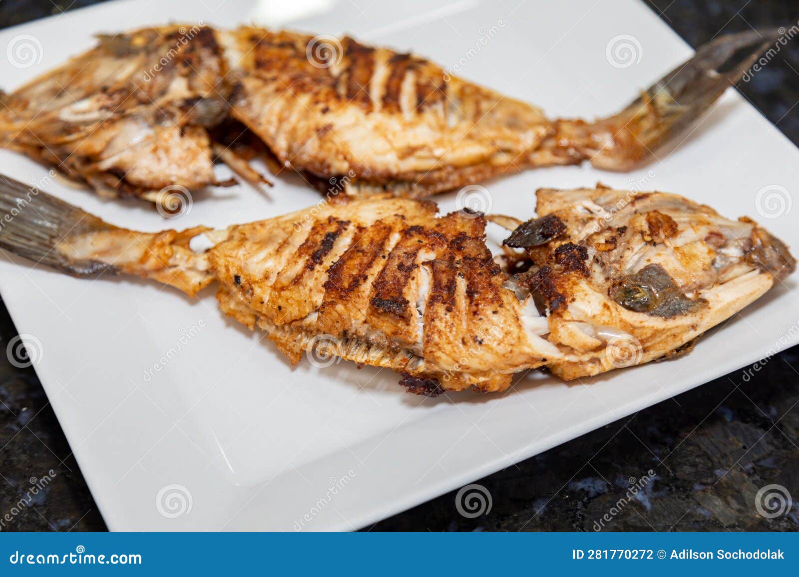 clean and seasoned peroÃ¡ fish (balistes capriscus) .