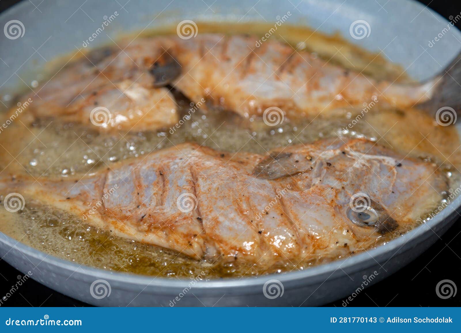 clean and seasoned peroÃ¡ fish (balistes capriscus) .