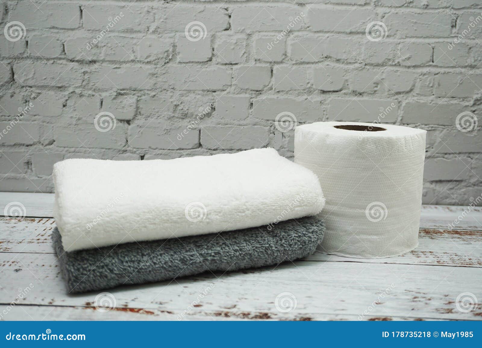 285 Toilet Paper Tubes Stock Photos - Free & Royalty-Free Stock Photos from  Dreamstime