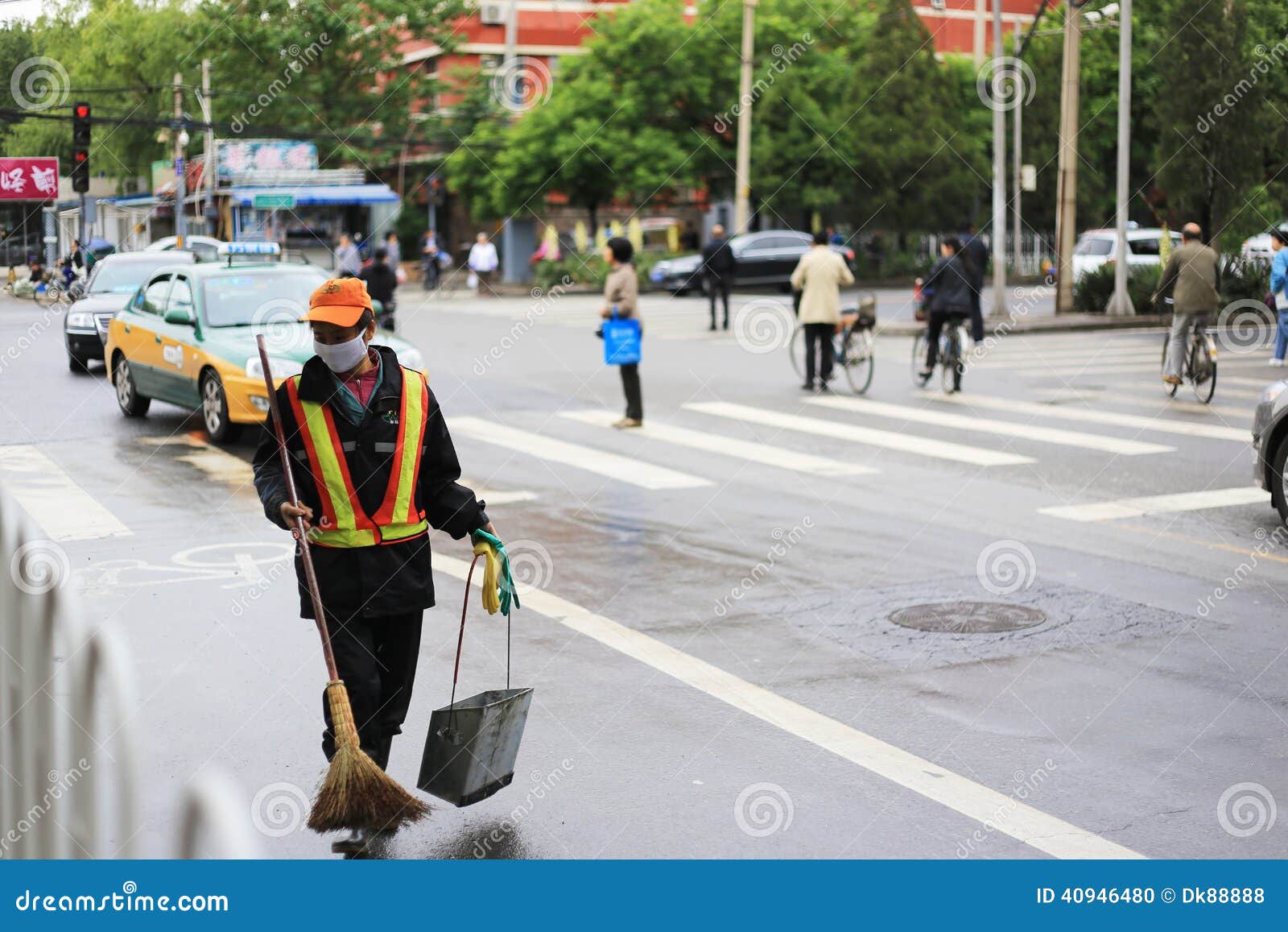 Cleaner editorial image. Image of hutong, boot, green 40946480