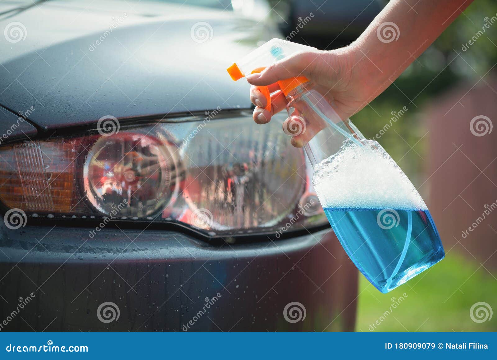 Headlight cleaning machine stock image. Image of headlights 180909079