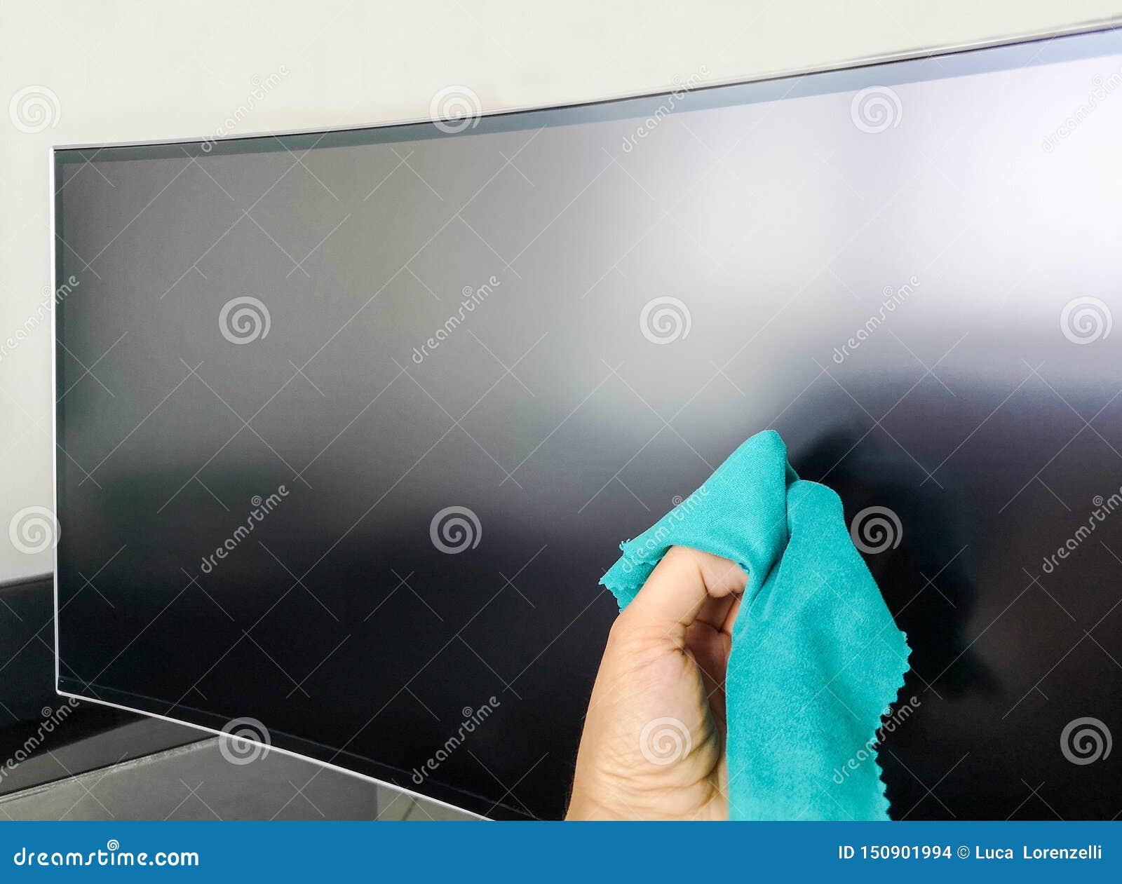 cleaning pc monitor hand hold rag