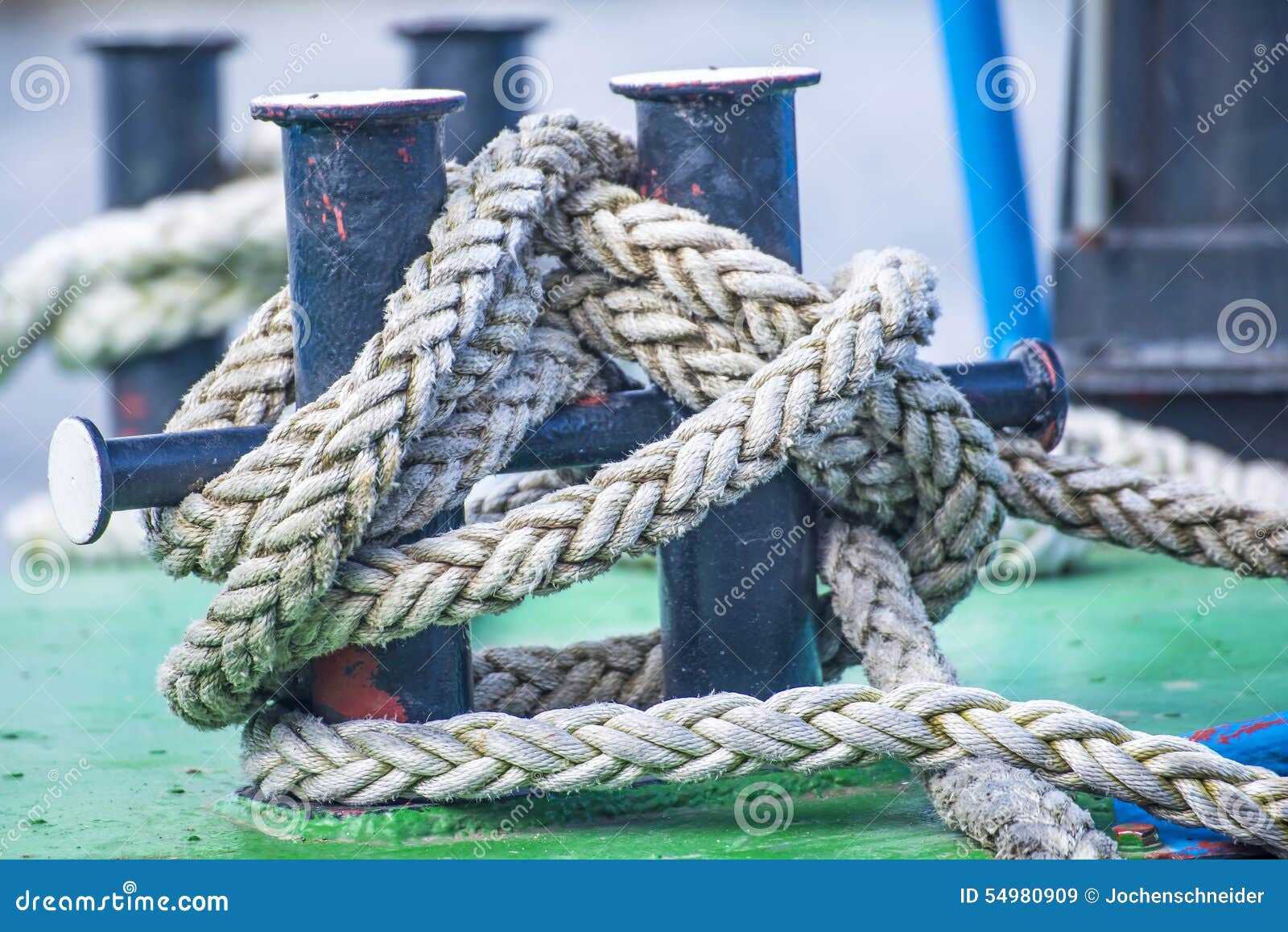 Cleat with mooring line stock image. Image of railing 54980909
