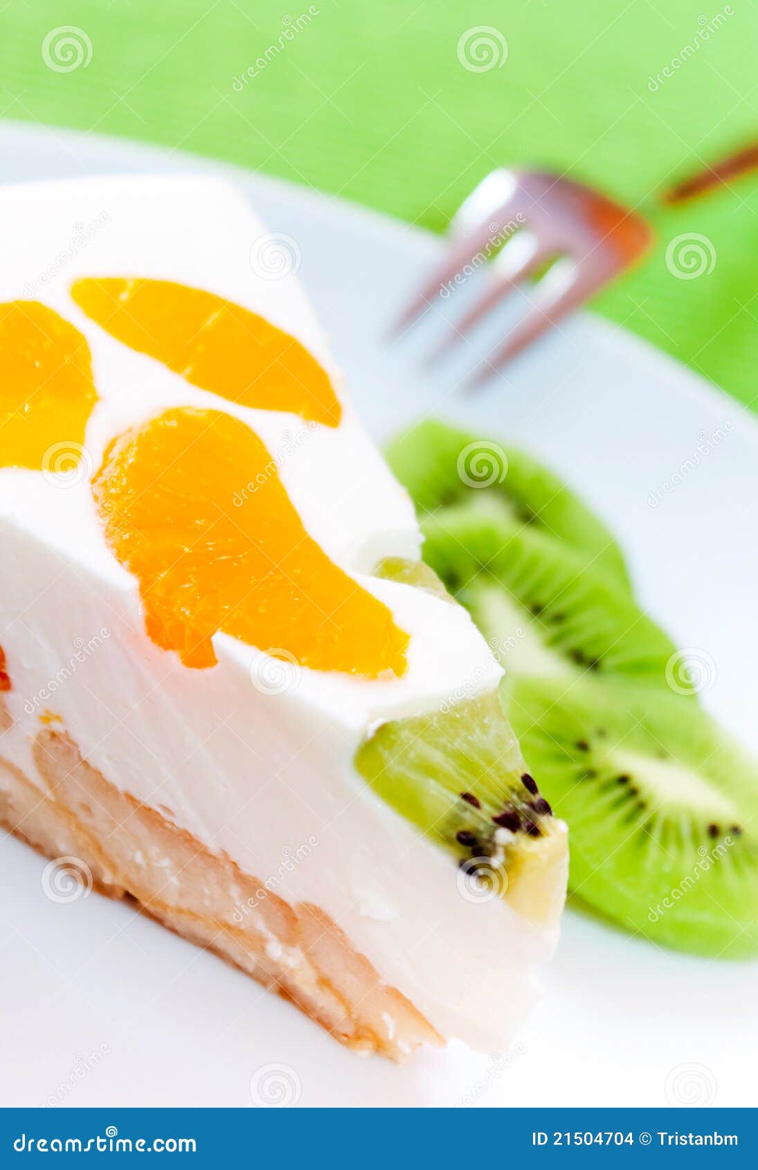 Clementine and kiwi Cake stock photo. Image of green 21504704
