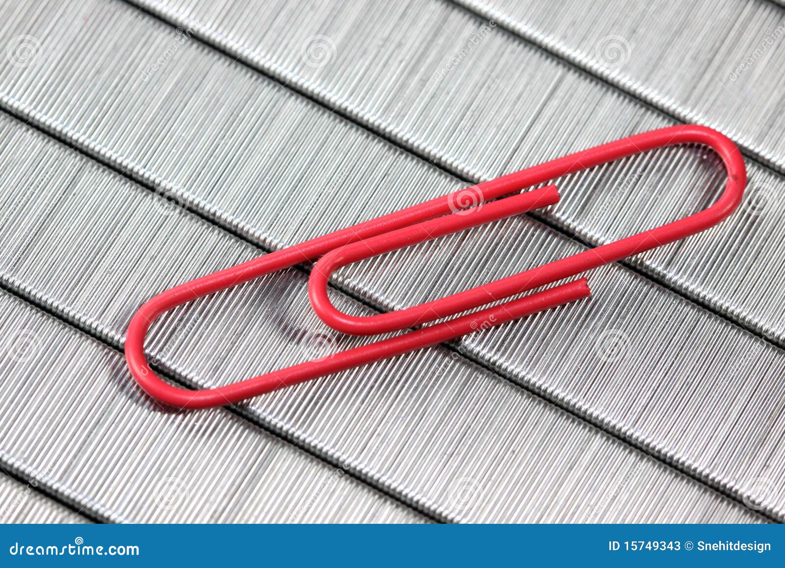 Clip de papel rojo imagen de archivo. Imagen de rojo 15749343