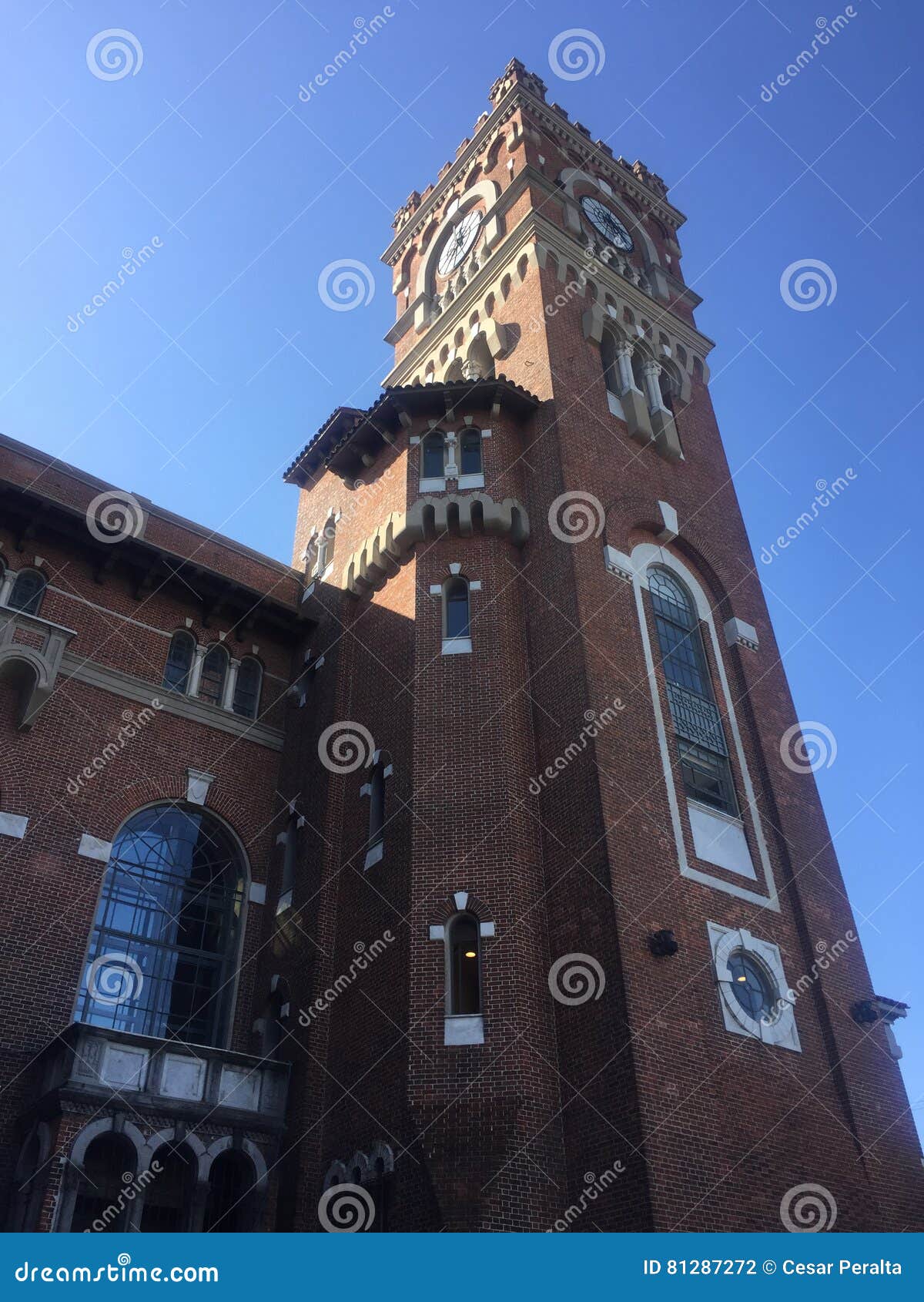 clock tower in usina del arte