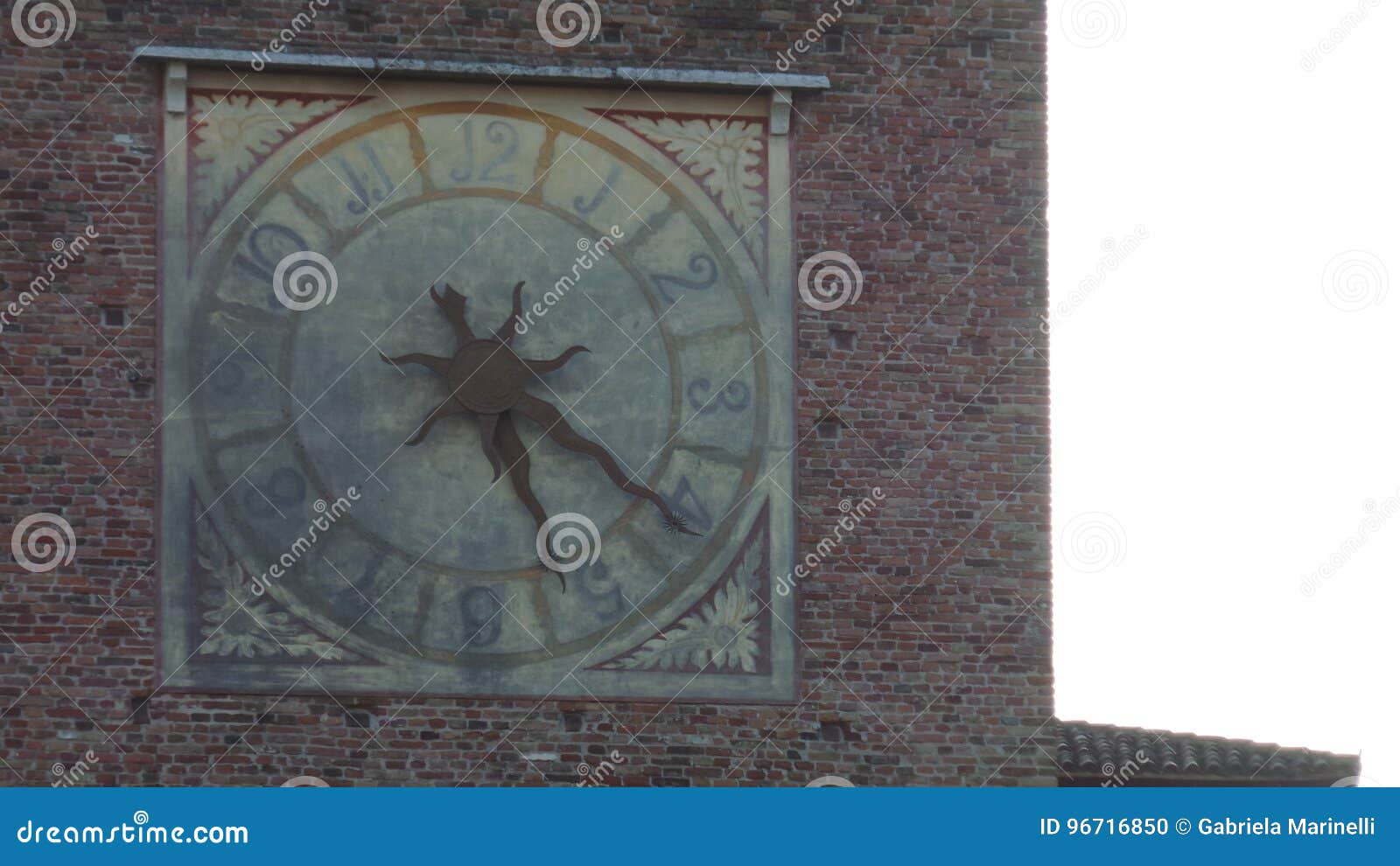 clock in verona