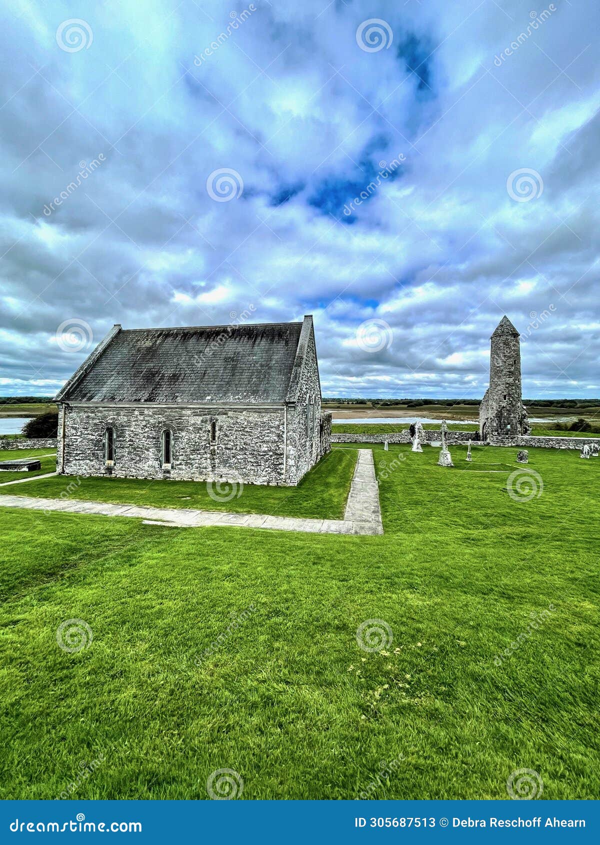 clonmacnoise monastery, county offaly, ireland
