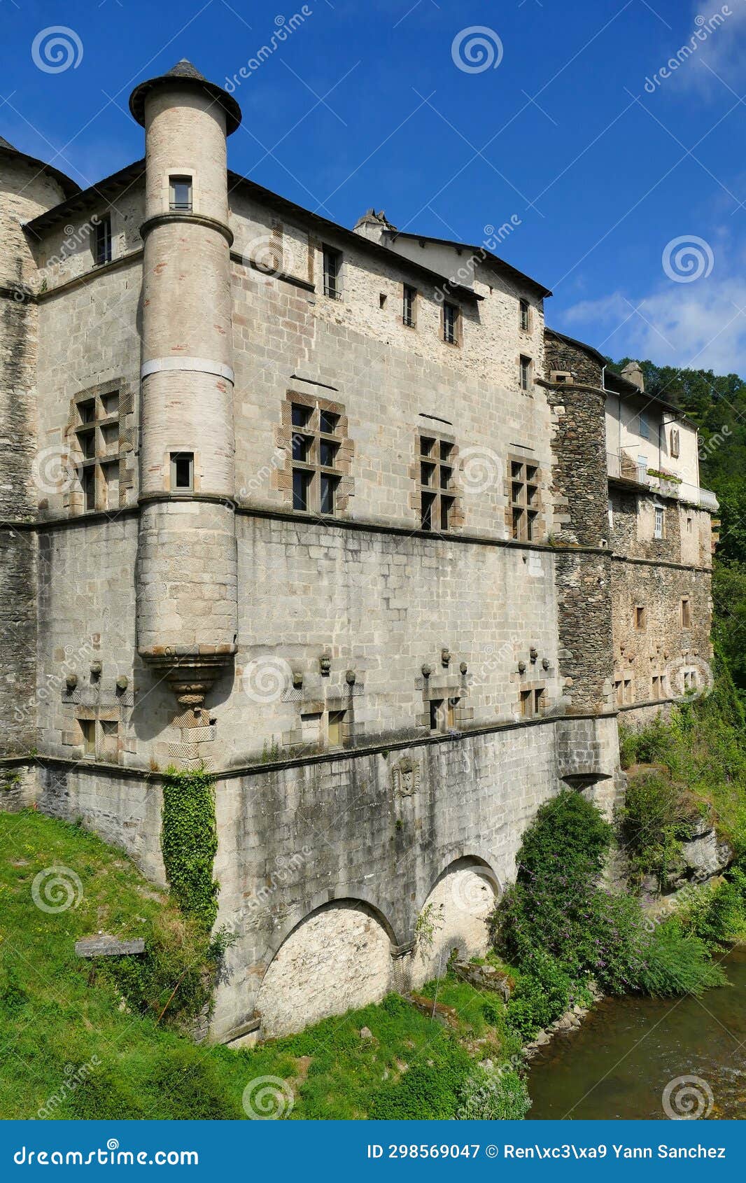 lacaze castle on the banks of the gijou river