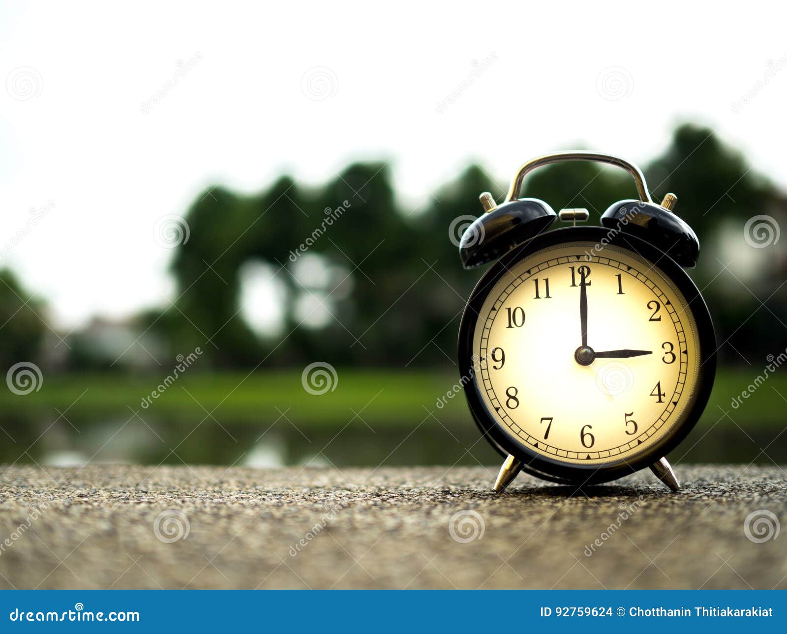 Close Up an Alarm Clock with Nature Background, Time Concept Stock Photo -  Image of close, countdown: 92759624