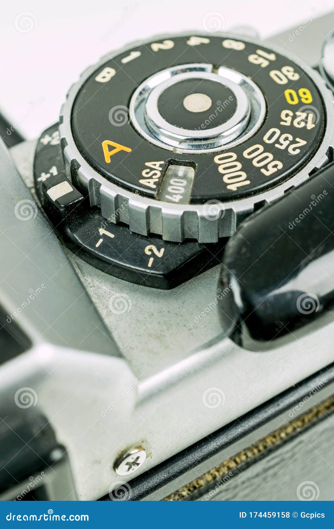 a close up of a asa iso dial on a 35mm camera