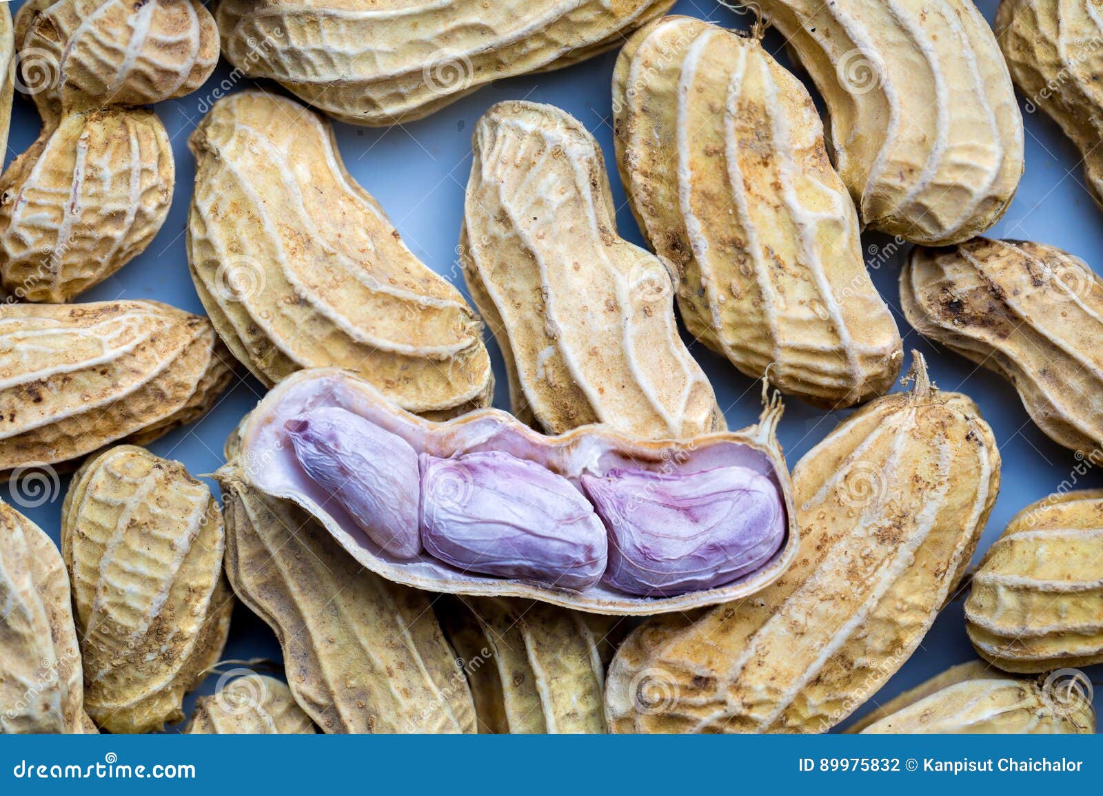 close up boiled peanuts