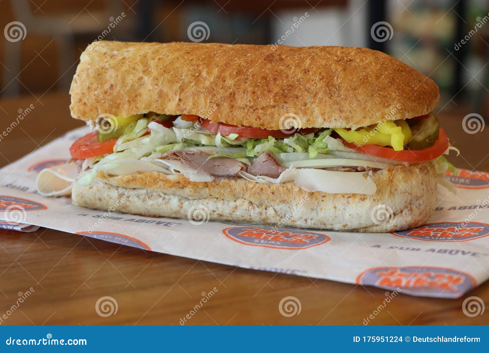 what time does jersey mike close