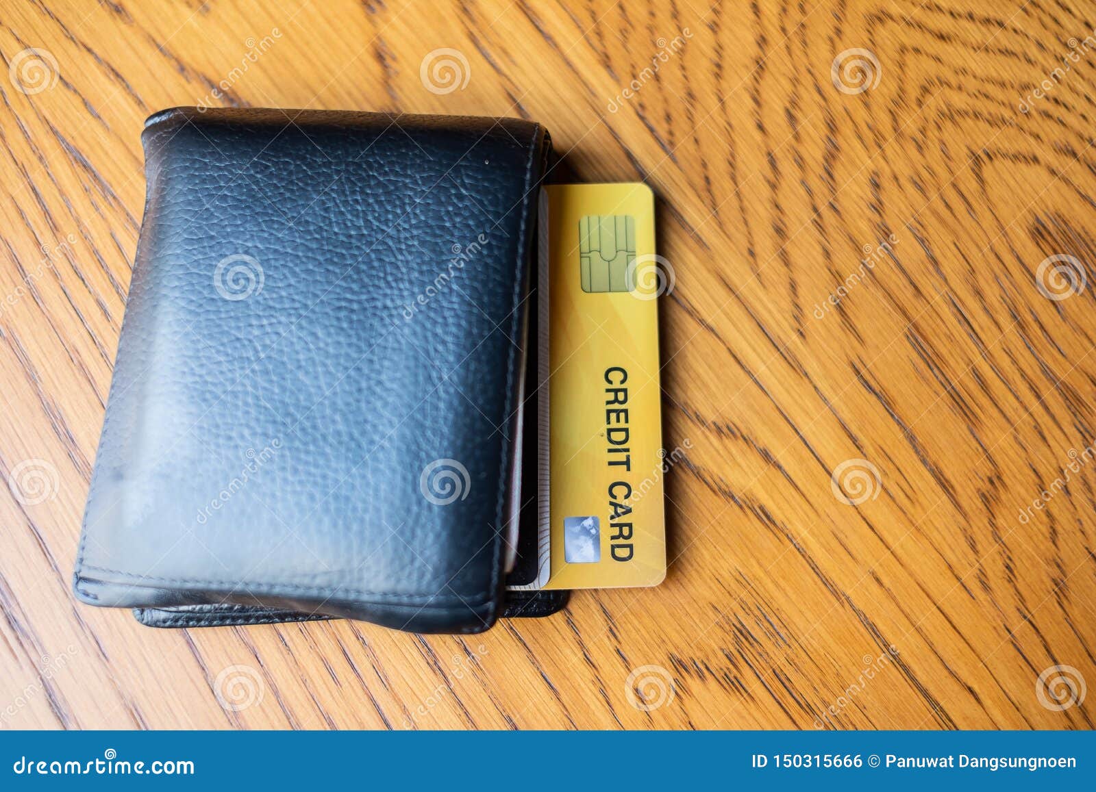speelplaats vacuüm Verdeelstuk Close Up Credit Card and Wallet for Shopping. Business,  Lifestyle,technology,ecommerce and Online Payment Concept Stock Photo -  Image of debt, electronic: 150315666