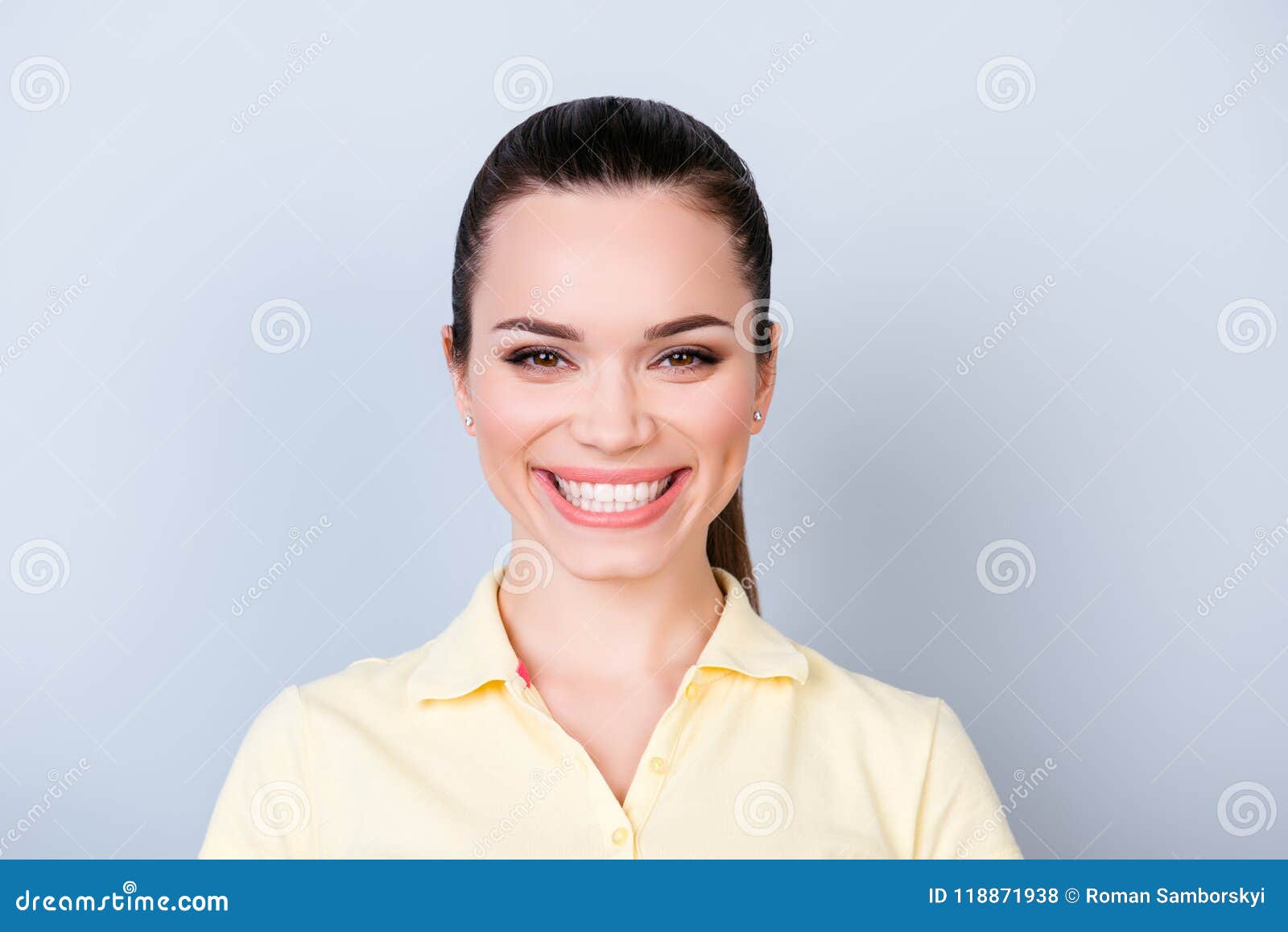 Closeup Portrait Of A Young Beautiful Woman. Wake Up In The Morning And  Read The News Online. Chat On The Phone. Chat With Friends Online Stock  Photo, Picture and Royalty Free Image.