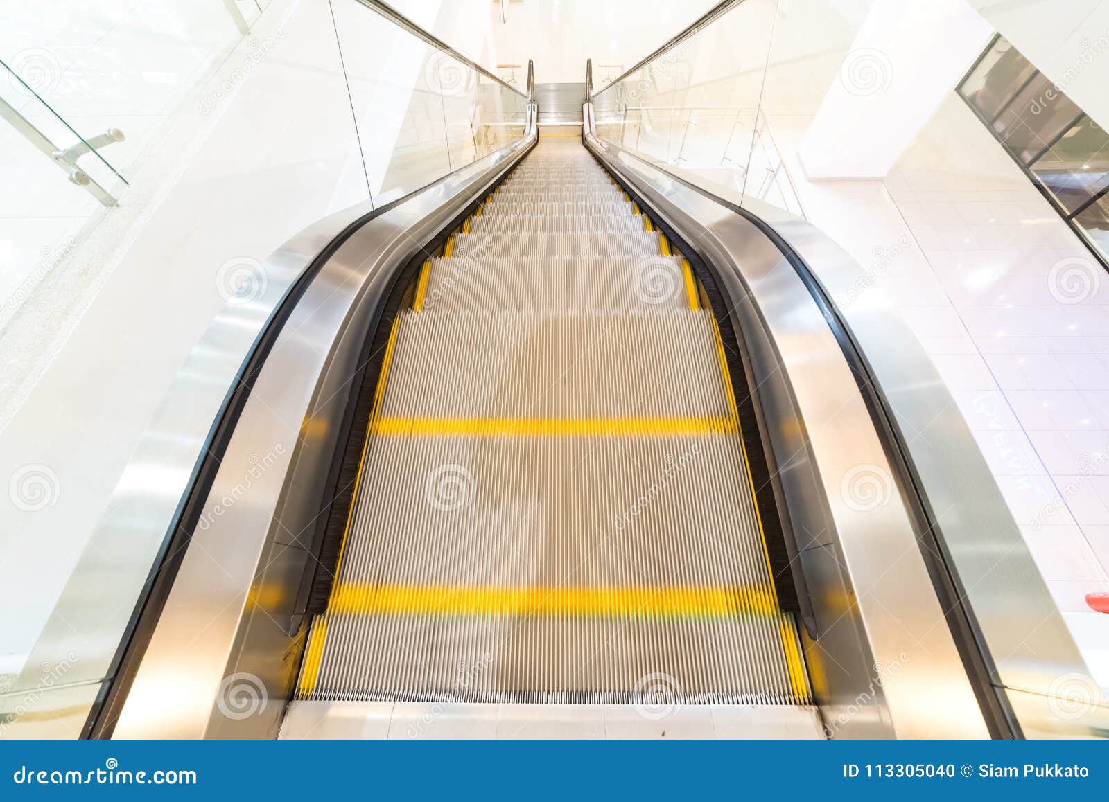 Walmart Supercenter two floors escalator, Stock Video