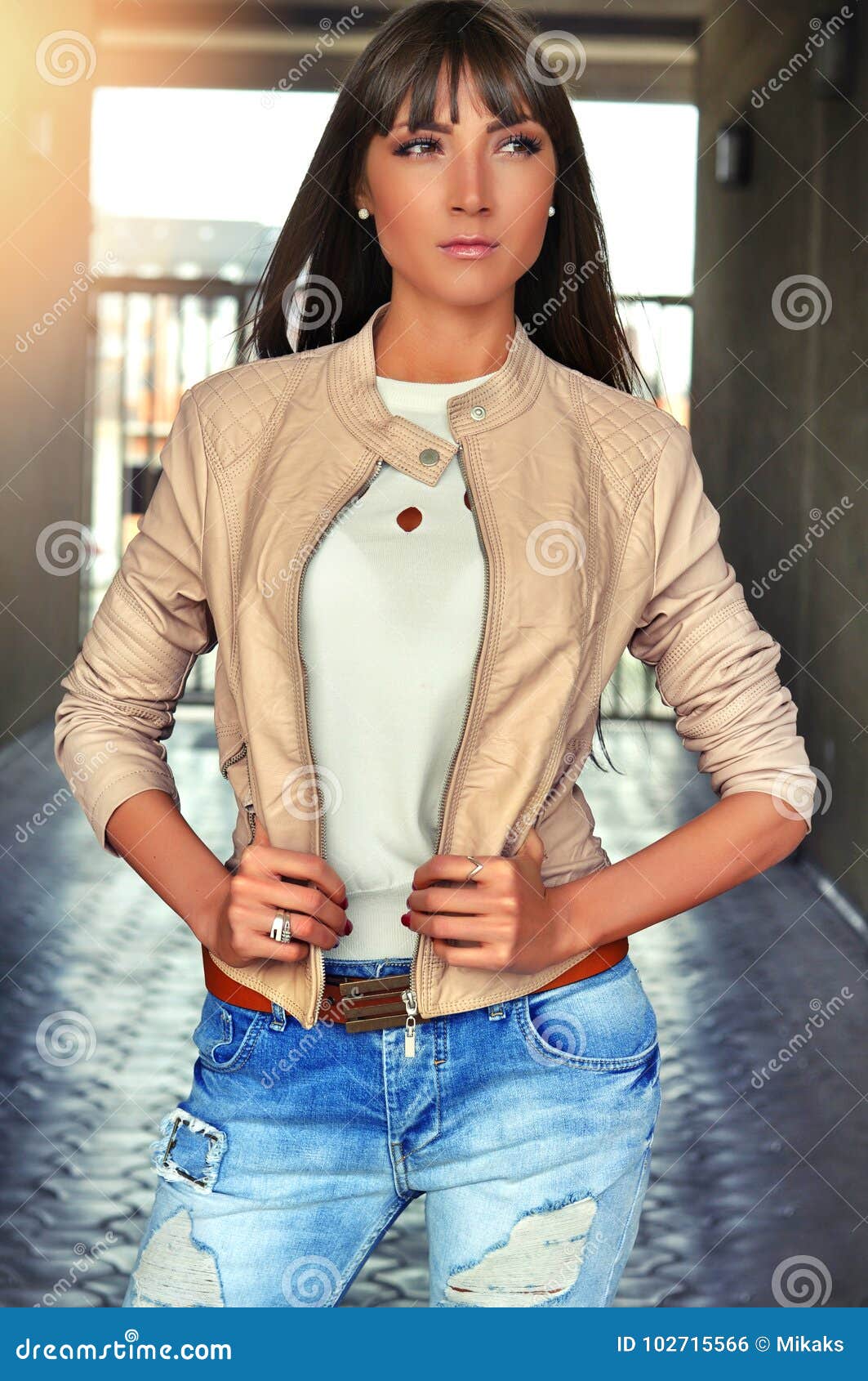 Close Up Fashion Street Stile Portrait of Pretty Woman in Fall Casual Outfit.  Beautiful Stock Photo - Image of close, adult: 102715566