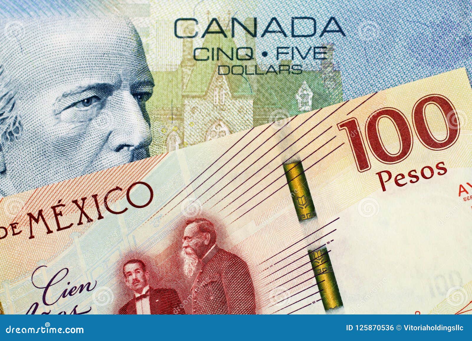 Мексиканские песо в доллары. Мексиканское песо и канадский доллар. Canadian $5 and $100 Bills. Банка песо. 5850 Pesos to Dollars.