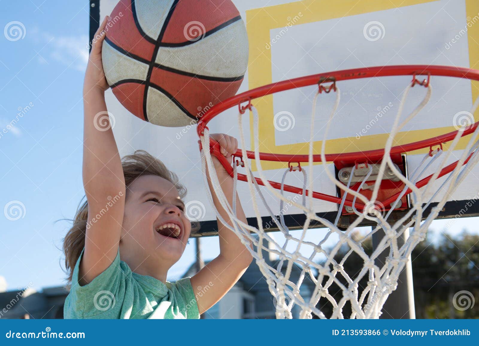 Basketball Court Dunk Shoot Game