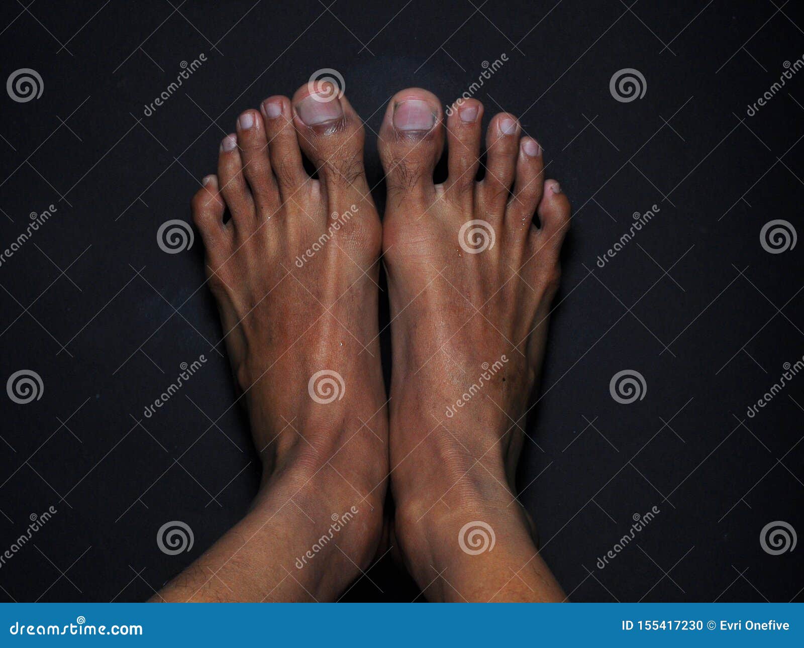 In face feet ebony 