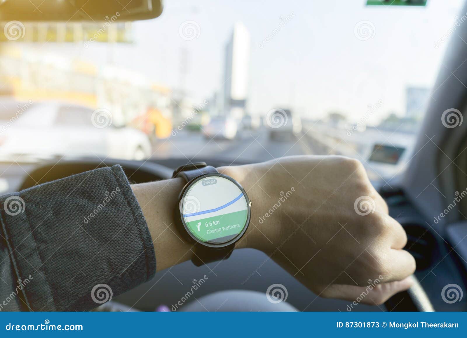 smartwatch with google maps navigation