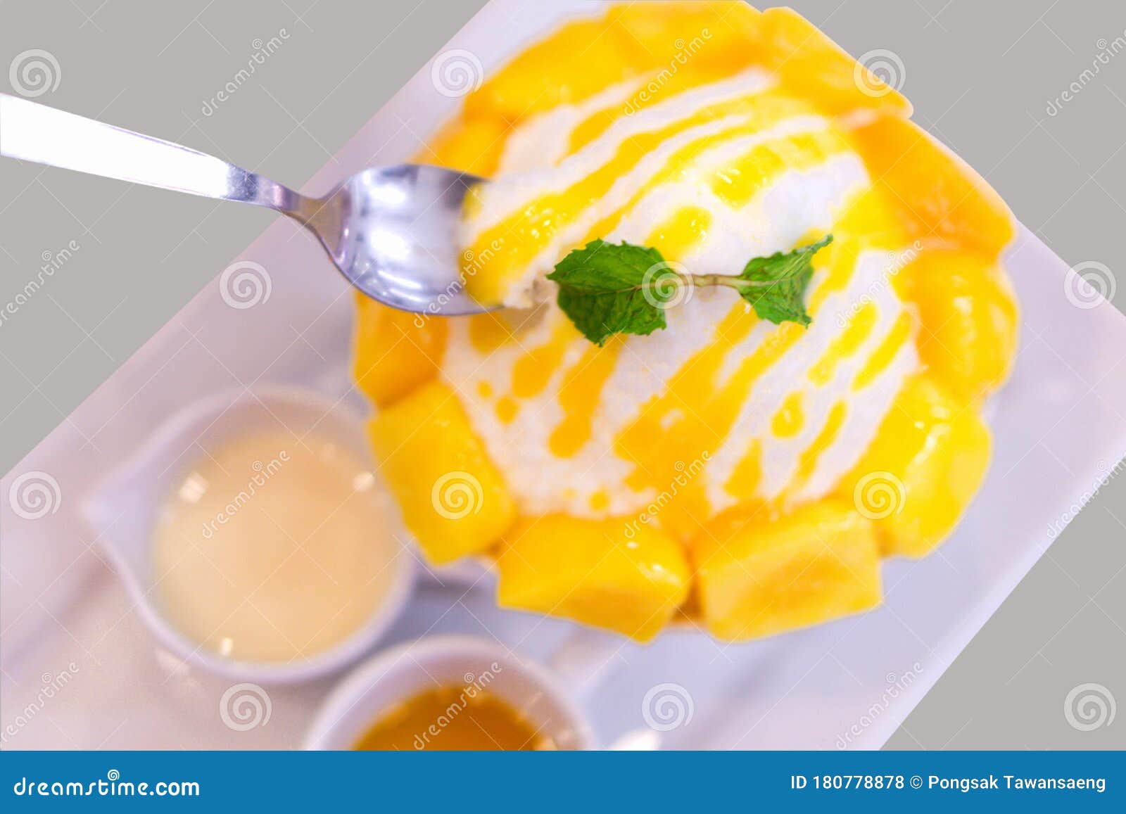 Close Up Mango Bing Su with Sauces in White Plate Stock Photo - Image ...