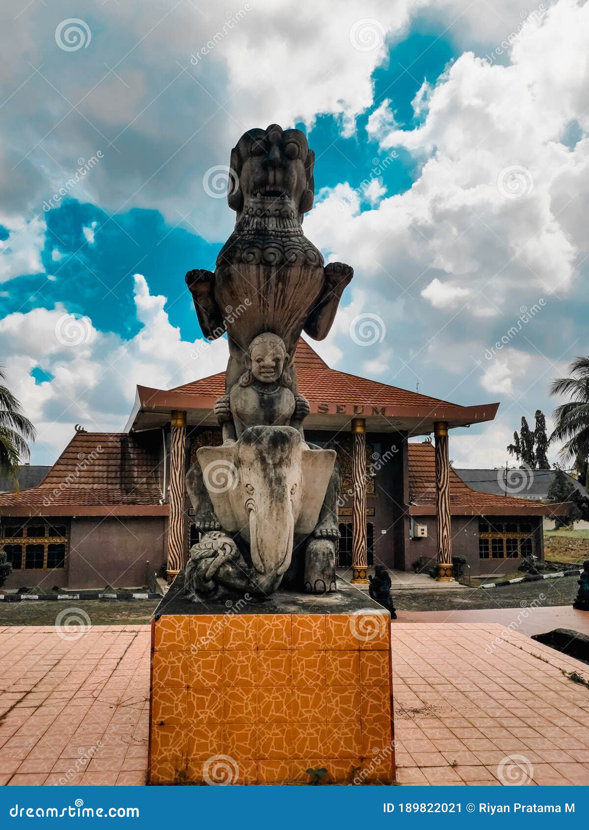 Close Up Narawahan Statue From Sriwijaya Kingdom From Palembang Indonesia Editorial Photo Image Of History Monument 121
