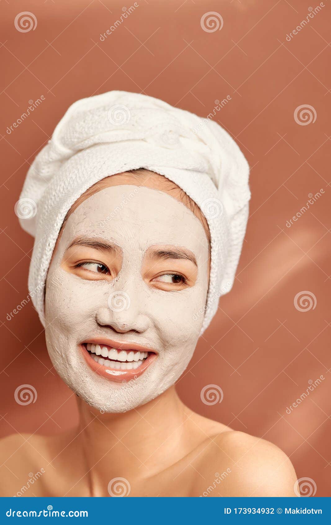https://thumbs.dreamstime.com/z/close-up-portrait-charming-asian-woman-white-towel-her-head-clay-mask-her-face-close-up-portrait-charming-173934932.jpg