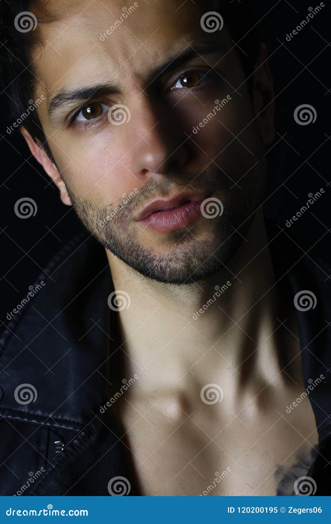 Reproduce picture on black background with soft light on face only   Photography Stack Exchange  Portrait Black background photography Black  background portrait