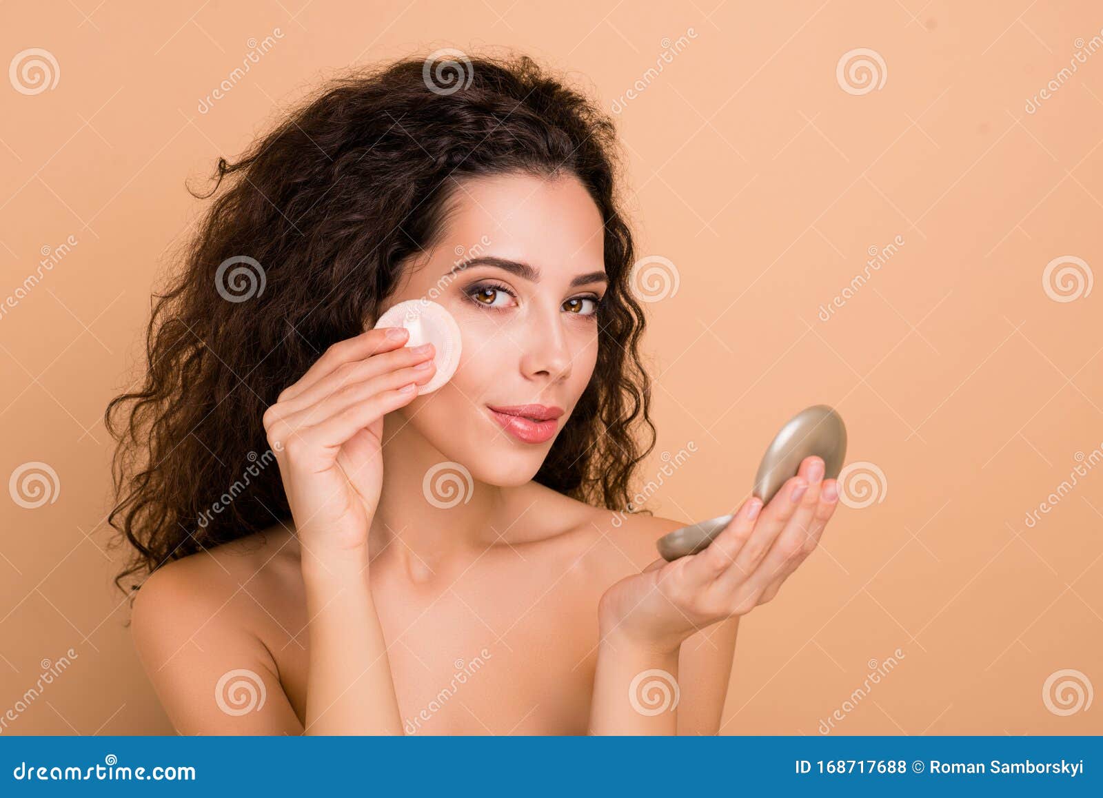 close-up portrait of nice attractive cute charming lovely lovable gorgeous magnificent winsome confident wavy-haired