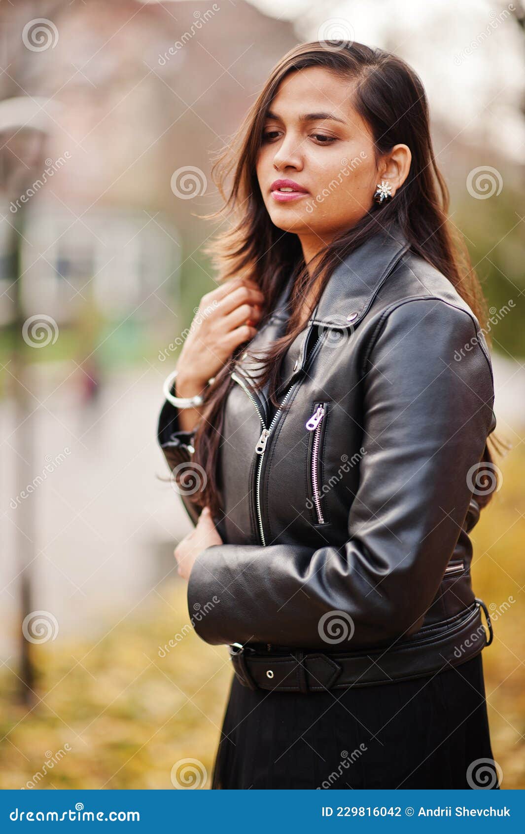 Pretty Indian Girl in Black Saree Dress Stock Photo - Image of eastern ...