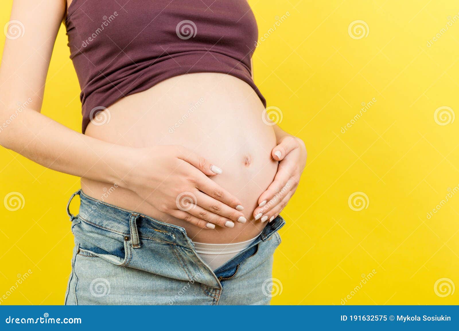 Cute baby laying on belly. — Stock Photo © phakimata #3126839