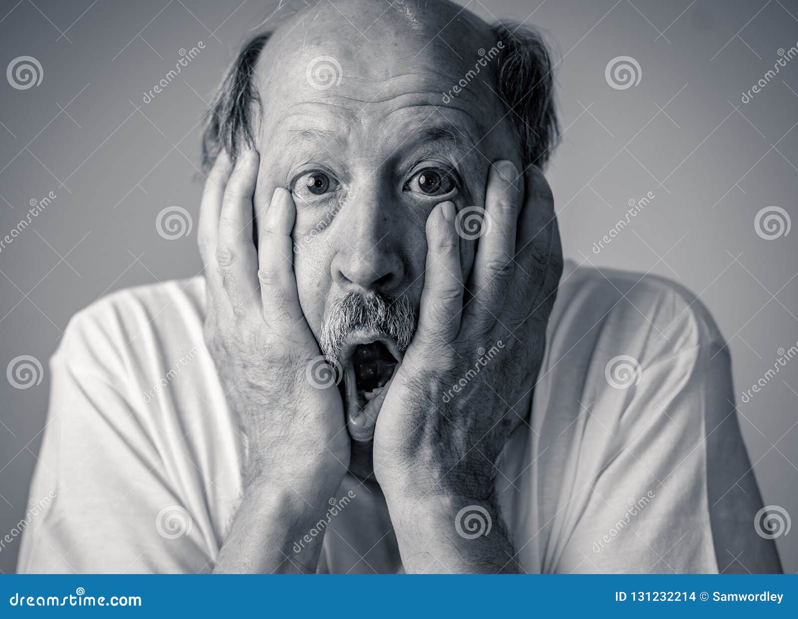 https://thumbs.dreamstime.com/z/close-up-scared-shocked-senior-man-gesturing-fear-hands-face-close-up-portrait-scared-frightened-old-man-131232214.jpg