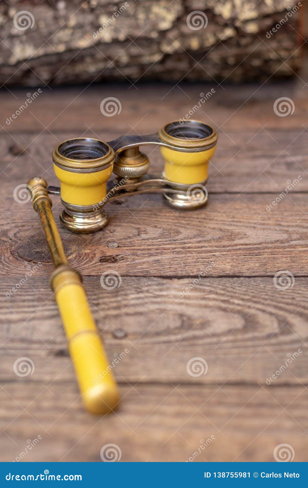 close up shot of a antique vintage 1900ÃÂ´s opera glasses binoculares, retro concept