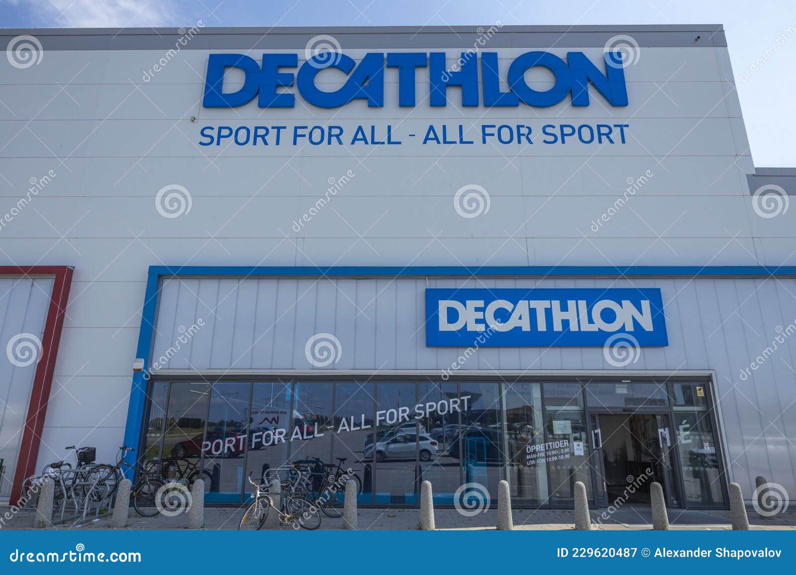 May 26, 2019 Emeryville / CA / USA - Exterior View of Decathlon