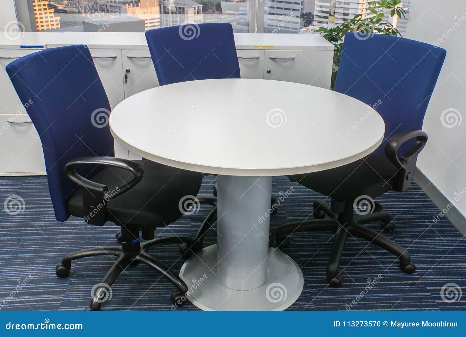 Round Office Table And Chairs