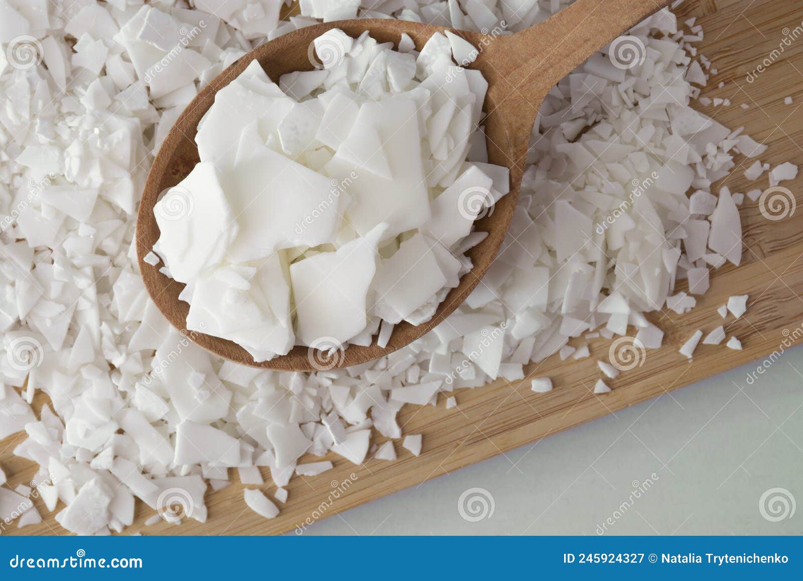 Close Up of White Soy Wax Flakes on Spoon Stock Image - Image of ecology,  bowl: 245924327