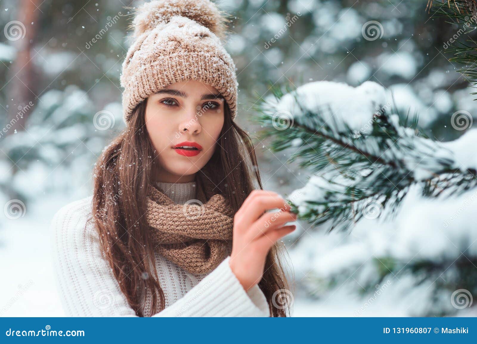 Close Up Winter Portrait of Smiling Young Woman Walking in Snowy Forest ...